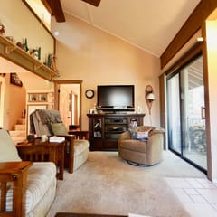 Hidden Valley 38 1 bedroom + Loft  The Treehouse